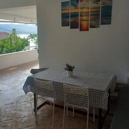 Igo - 40 M From Pebble Beach * Kuciste