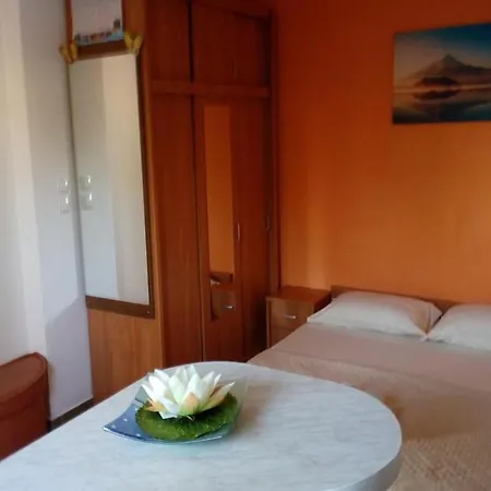 Igo - 40 M From Pebble Beach * Kuciste